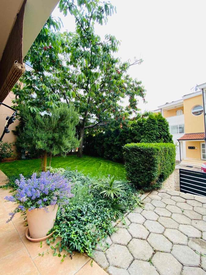 Apartman Rose-2025 Renovated Garden View Poreč Exterior foto