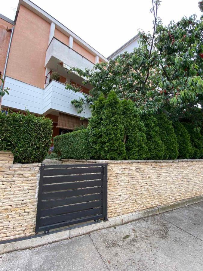 Apartman Rose-2025 Renovated Garden View Poreč Exterior foto